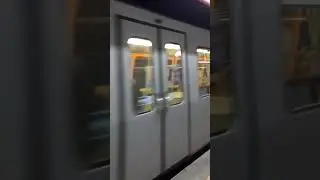 U3 Richtung Ottakring Einfahrt Enkplatz (U-Bahn Wien SGP Type U11)(31.03.2023)(Asian Song Music)