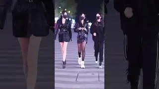 Korean girls attitude walking viral video
