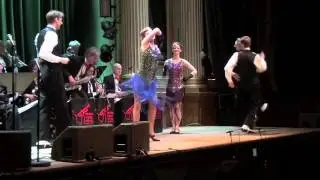 Swingdans till l&aring;ten Charleston