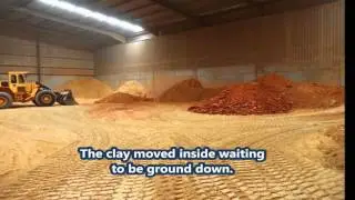 Argiles Bisbal Making clay