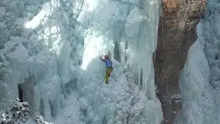 Ceri Evans at Qualifying Day 1 for UIAA Ice Climbing North American Championships 2022 in Ouray