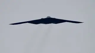 Queensland RAAF base hosts American B-2 Spirit stealth bombers