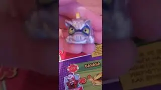 Читаю про свою коллекцию superzings! Комикс