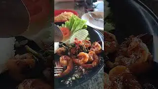 Khao Pad Krapao (Shrimp with Basil) ข้าวผัดกะเพรากุ้ง l จุ่มริมนา cafe สามพราน นครปฐม