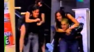 Aunque usted no lo viera 2005 4 26 - Atorrantes al piso