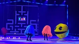 HOLIDAY ON ICE 