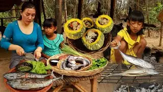 Mother cooking fish curry with grill fish & Steamed octopus with pumpkins taty delicious