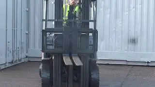 TOYOTA 8FDF18 DIESEL COUNTER BALANCE FORKLIFT TRUCK FOR SALE WEST MIDLANDS