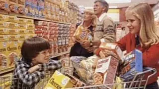 $0.25 for Milk? 40 Photos of 1970s Grocery Stores That Feel Like a Dream