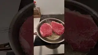 Weekend steaks. brontosaurus steaks. t&aring;singe Danmark.