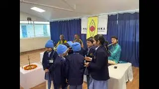 Pt. Rajendra Prasanna with the students of Prarambhika School, Boring Road, Patna for SPIC MACAY