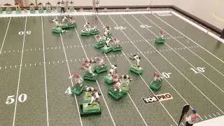 Mike Garrett makes a hard charging cornerback miss him on 1st down!