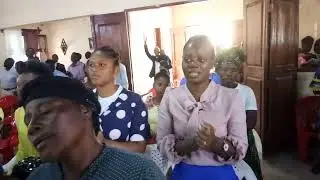 louvor  em conjunto🕊💌  [tabernaculo de nampula 🔥🎸🎤😍]  estar na mensagem e uma Graça 🙏😭