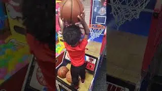 1 year old Prodigy doesn't miss. The next Steph Curry?