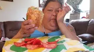 My first Spanish speaking video eating subway by request