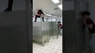 FAKE SNAKE PRANK ON TWIN BROTHER 😂