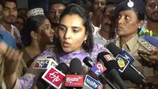BJP workers throw rotten eggs at Ramya&rsquo;s car in Mangaluru