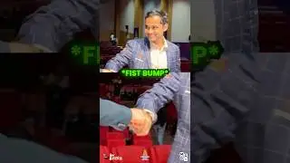 Friends Fist Bump before the Game ❤️🤛 #viditgujrathi #arjunerigaisi #chess #chennaigrandmasters