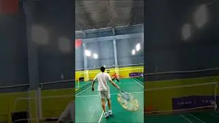Vợt cầu l&ocirc;ng h&atilde;ng mới gi&agrave;nh cho người tập chơi 😅 #badmintontv