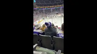 Minnesota hockey fans chant 'ICE out now!'