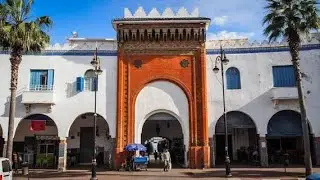 على الأقدام إلى شاطئ سيدي عبد الرحيم بالعراءش. 