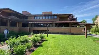 The Exterior Brick: Replicating during Reconstruction