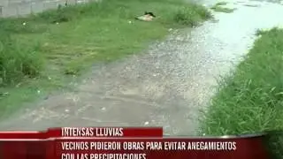 Consecuencias de las intensas lluvias: Vecinos de Toscanini y Batalla de Pav&oacute;n piden obras