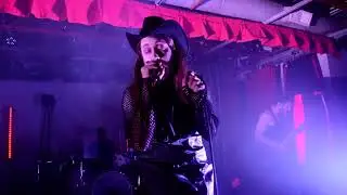 DEAD ON A SUNDAY- CHAINS