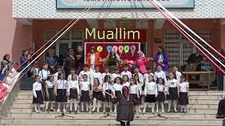 1A Sınıfından Şarkılar... 23 Nisan Gösterisi