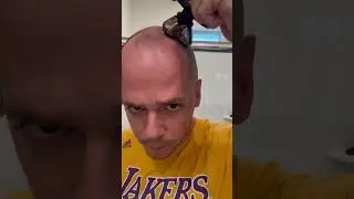 Shaving with the Skull Shaver Palm