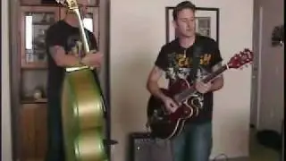 Buzz Campbell demo's his NOCTURNE BRAIN SELTZER w/ Jonny Bowler