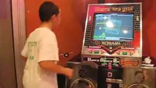 IDDR - Snil doing Nonstop Session on DDR Megamix Arcade