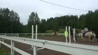 Första gången jag hoppar över bommar. Skitkul!!!