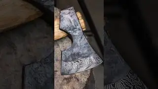 Forge Welding a Damascus Edge - the Unusual Way