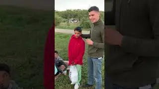 Un tată care își crește singur cei 10 copii și 4 nepoți #ajutor #romania #copii #donatie