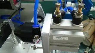 rotary labeling machine bottle hexagonal labeller applicator l'&eacute;tiquetage des bouteilles applicateur