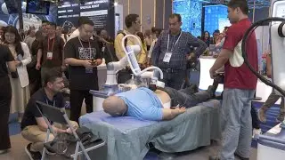 Global buyers drawn to AI and service robots at trade fair