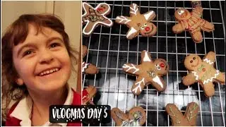 MAKING GINGERBREAD MEN AND RAINDEERS WITH LOLA VLOGMAS DAY 5 + GIVEAWAY!