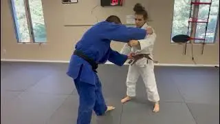 Kata Guruma Variations: 1 - Buchard's, 2 - Belt grip