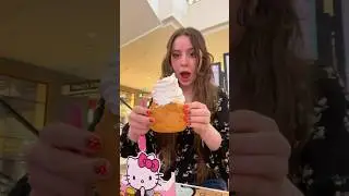 Hello Kitty Cafe in Las Vegas 🎀