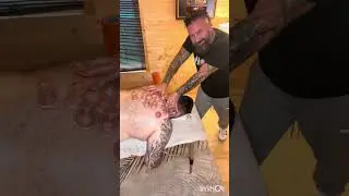 Deep tissue massage to upper back and shoulders 