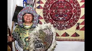La familia que lleva la cultura mexica al mundo