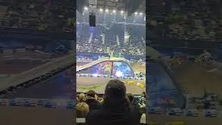 ARENACROSS UK 😆 🤙👌 1LAP #arenacross #mx #SHOWA #wembley #epic #ktm #yamaha #beta #freestyle #wembley