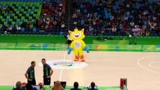 Intervalo de jogo - Olimpíadas Rio 2016 - Mascote Vinícius