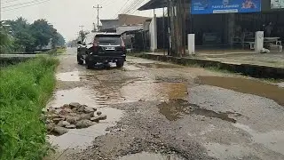 Jalan Rusak Pekanbaru, Makin Goyang Makin Asik || Jl. Garuda ujung - Marpoyan Damai