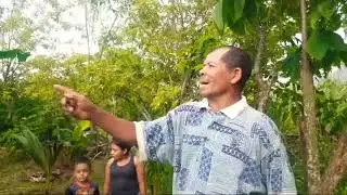 Chilo tiene limpio el terreno que era de Don Blas ahora es habitada por otra familia
