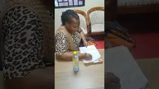 A video of Nairobi county MCAs collecting signatures to impeach Governor Johnson Sakaja.