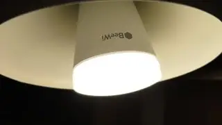 Умная лампочка от BeeWi