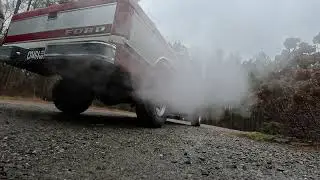 1986 Ford F150 Rainy Day Cold Start 35 degrees 