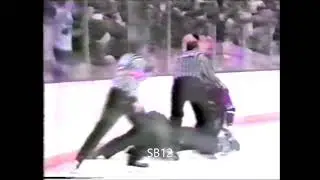 Ryan Walter vs Terry O'Reilly Mar. 31/1984
